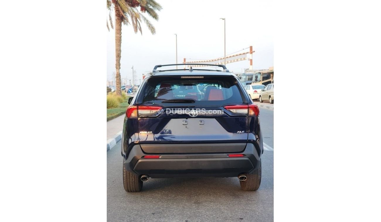 تويوتا راف ٤ XLE