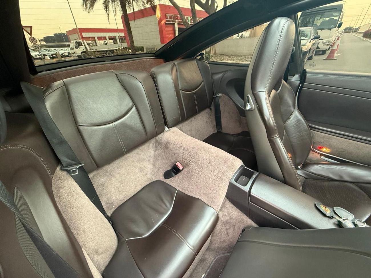 Porsche 911  PORSCHE 911 2010 GCC TOP OF RANGE 2 KEY FULL SERVICE HISTORY FOR EXPORT