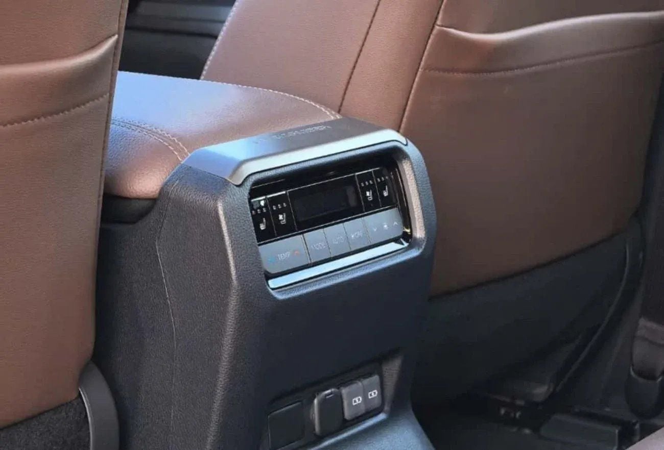 تويوتا برادو TOYOTA PRADO TURBO| 2.4L V4  PETROL | POWER WITH LEATHER SEATS | SUNROOF | FULL OPTION | MY2025