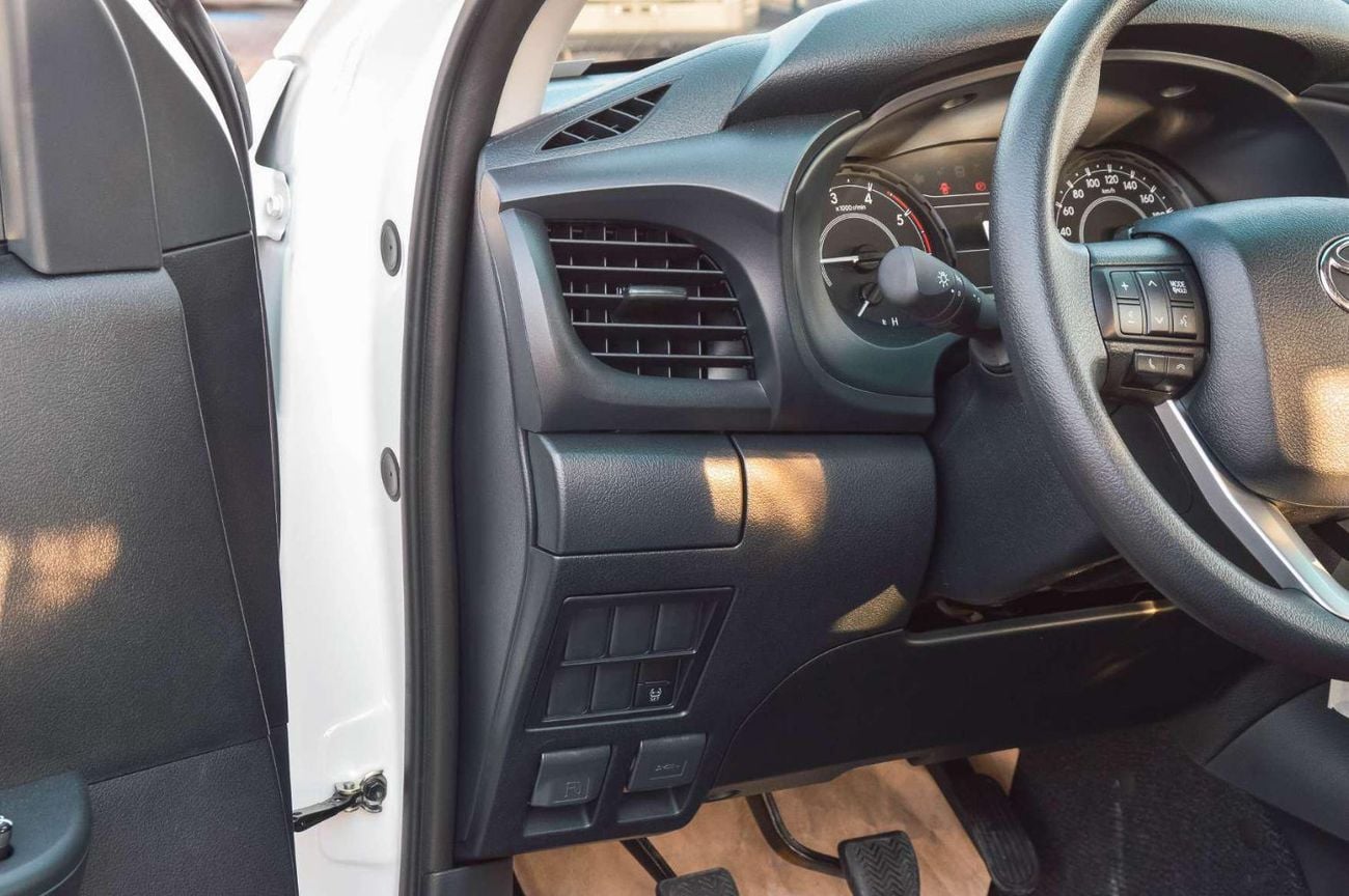 تويوتا هيلوكس DLX 2.4L 4WD DIESEL PICKUP 2026