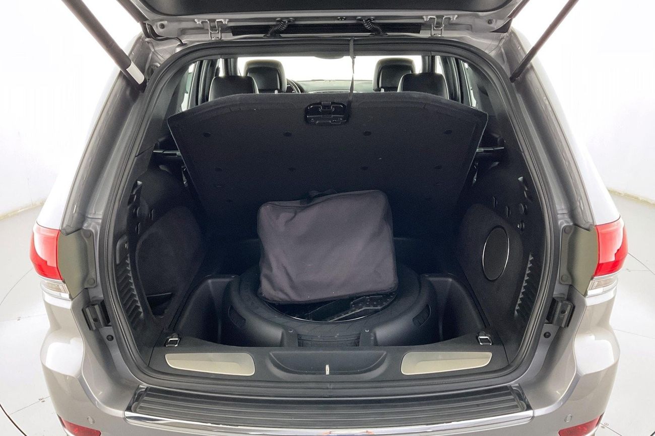 جيب جراند شيروكي Limited | سنة ضمان مجانية | 0 دفعة أولى | سياسة الإعادة بعد 7 أيام