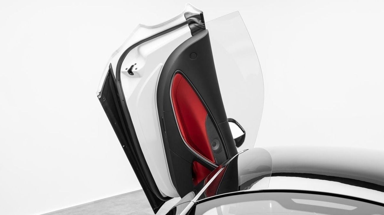 مكلارين أرتورا 2024 - GCC - Under Warranty