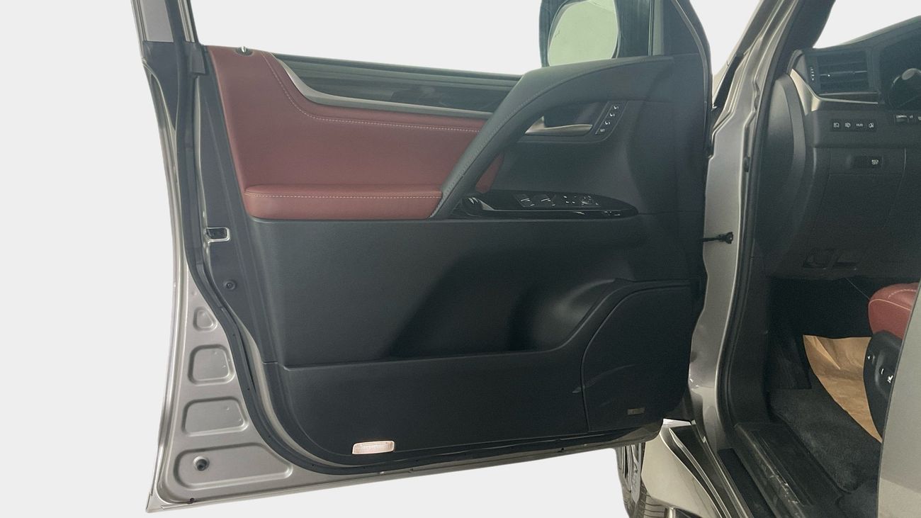 لكزس LX 570 Platinum | upto AED 20,000 Ramadan Discount | شامل الضمان | 0 ﺪﻔﻋﺓ ﺃﻮﻟﻯ