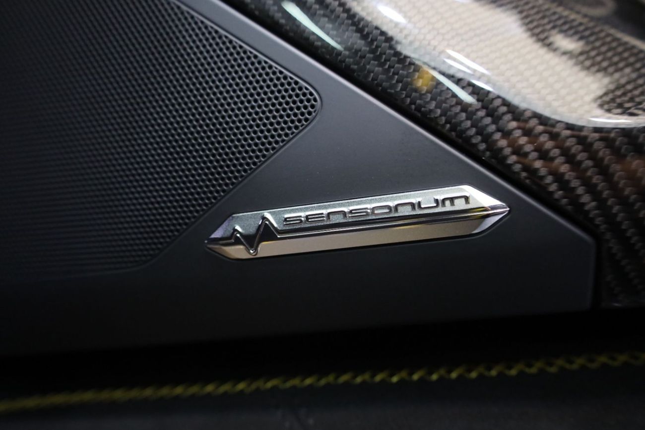 Lamborghini Aventador SVJ 6.5L V12 Roadster, 1 of 800, Carbon Package, Very Low KM!!