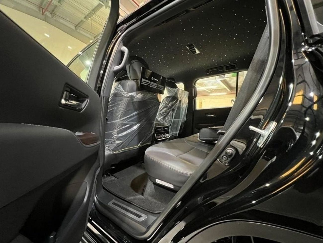 Toyota Land Cruiser Black Edition VX with 22 Inch Forged Wheels Starlight