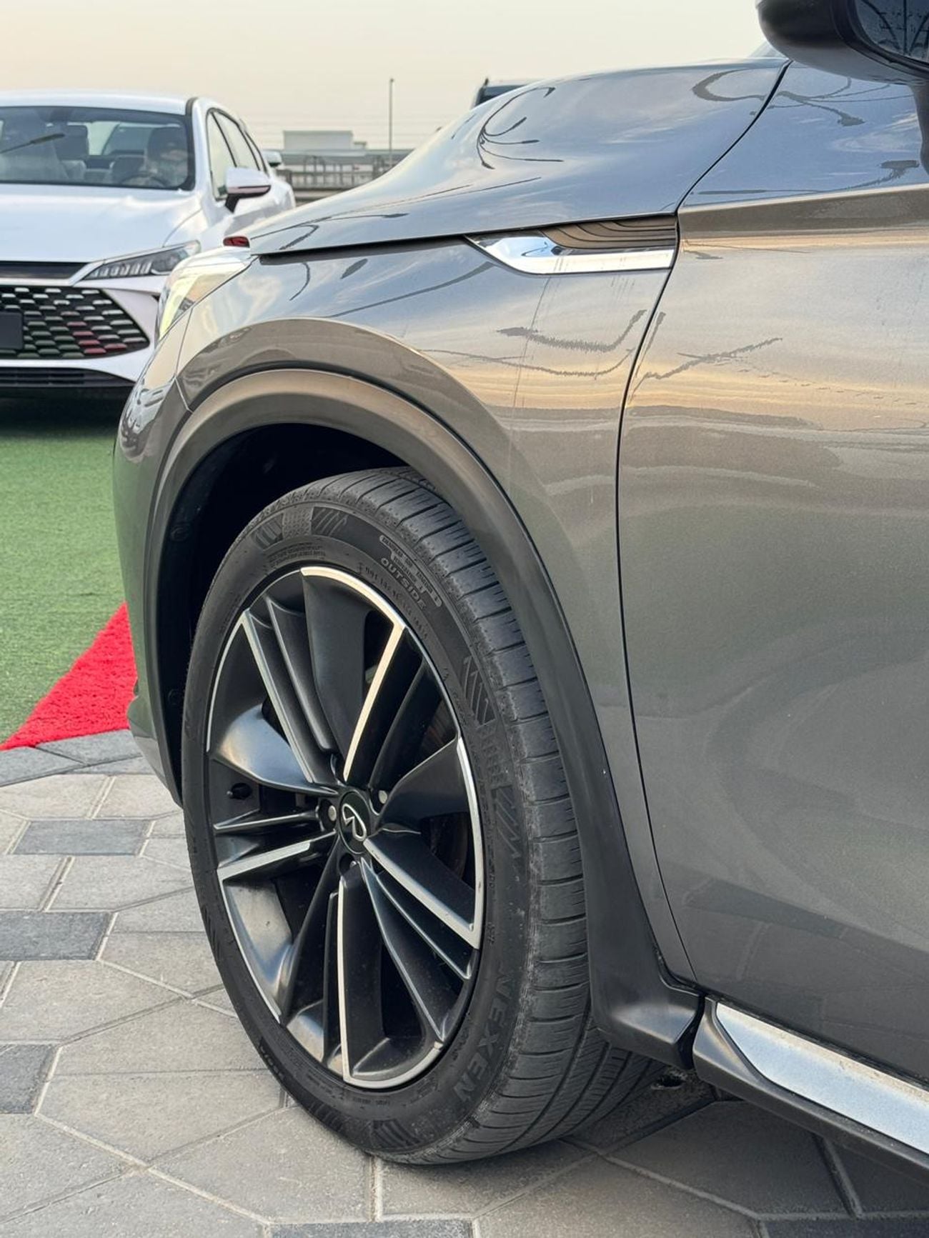 إنفينيتي QX55 2.0T Luxe (AWD)