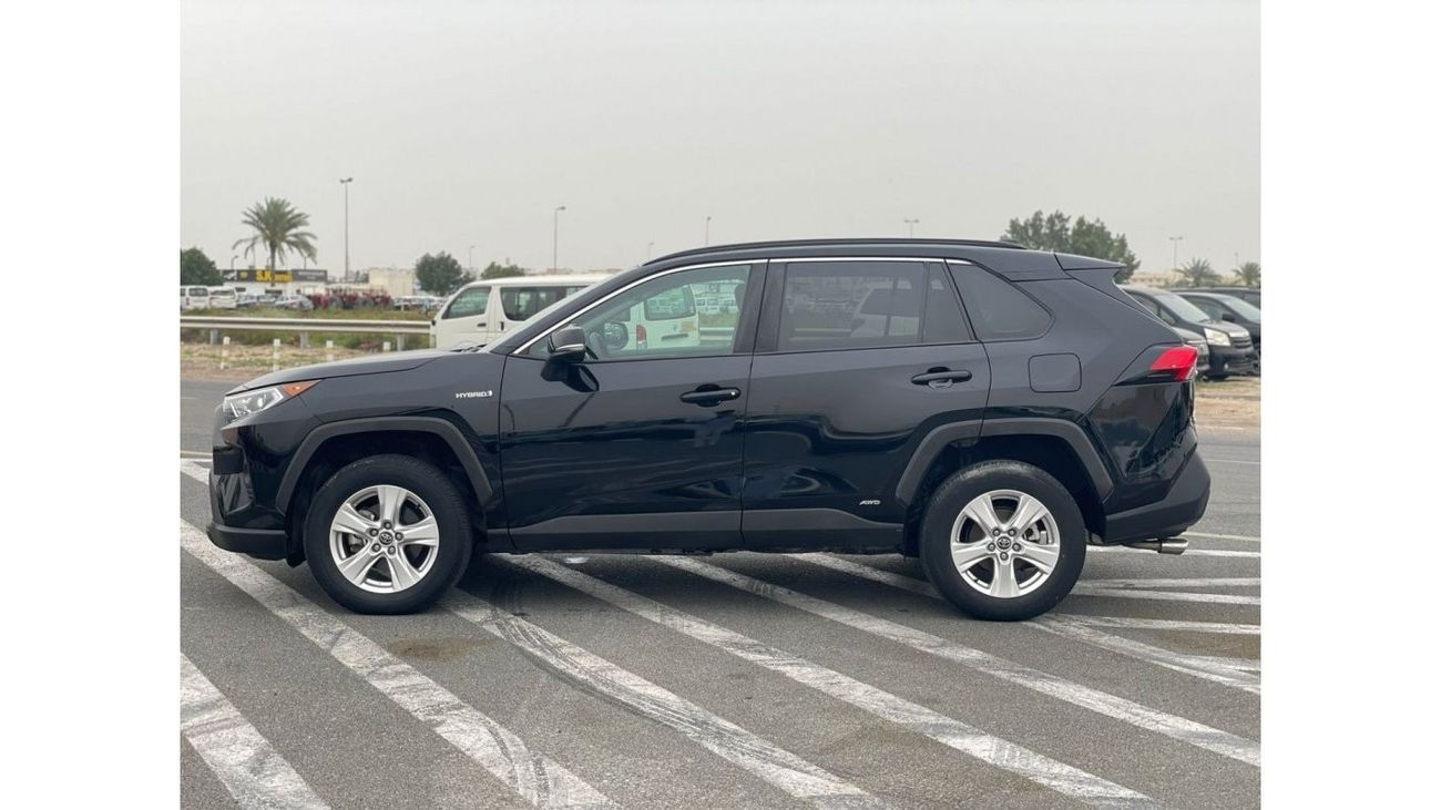 Toyota RAV4 2021 Toyota RAV4 XLE Hybrid Fuel 4x4 AWD - UAE PASS