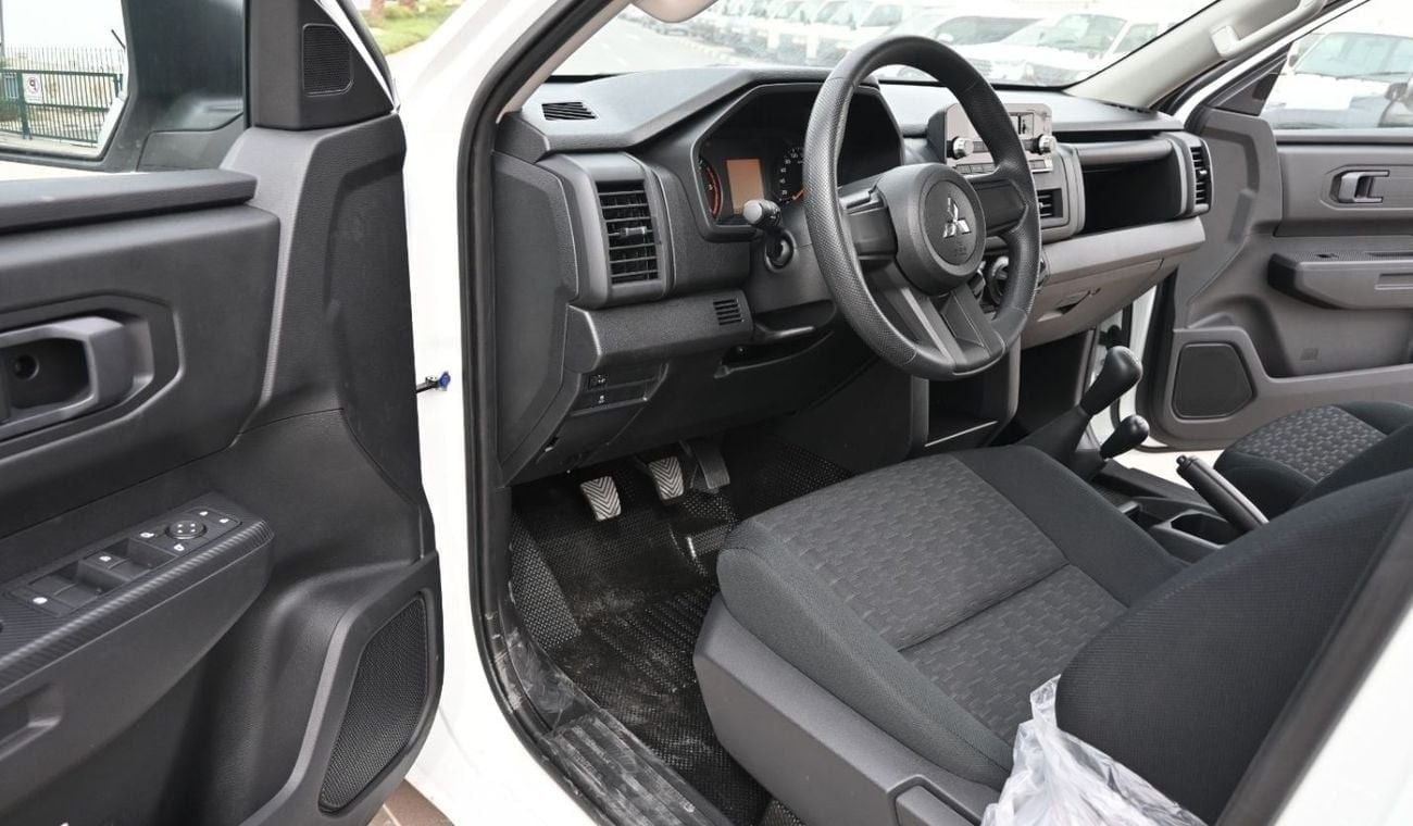 Mitsubishi L200 GLX Double Cabine GL 2.4L 4x4 Diesel 6 Seats