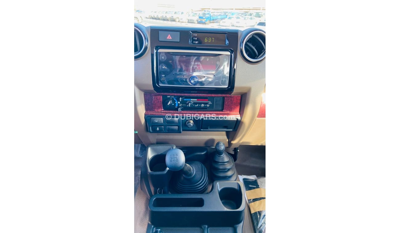 Toyota Land Cruiser 2023 Toyota Land Cruiser 71 4.0L V6 with Difflock