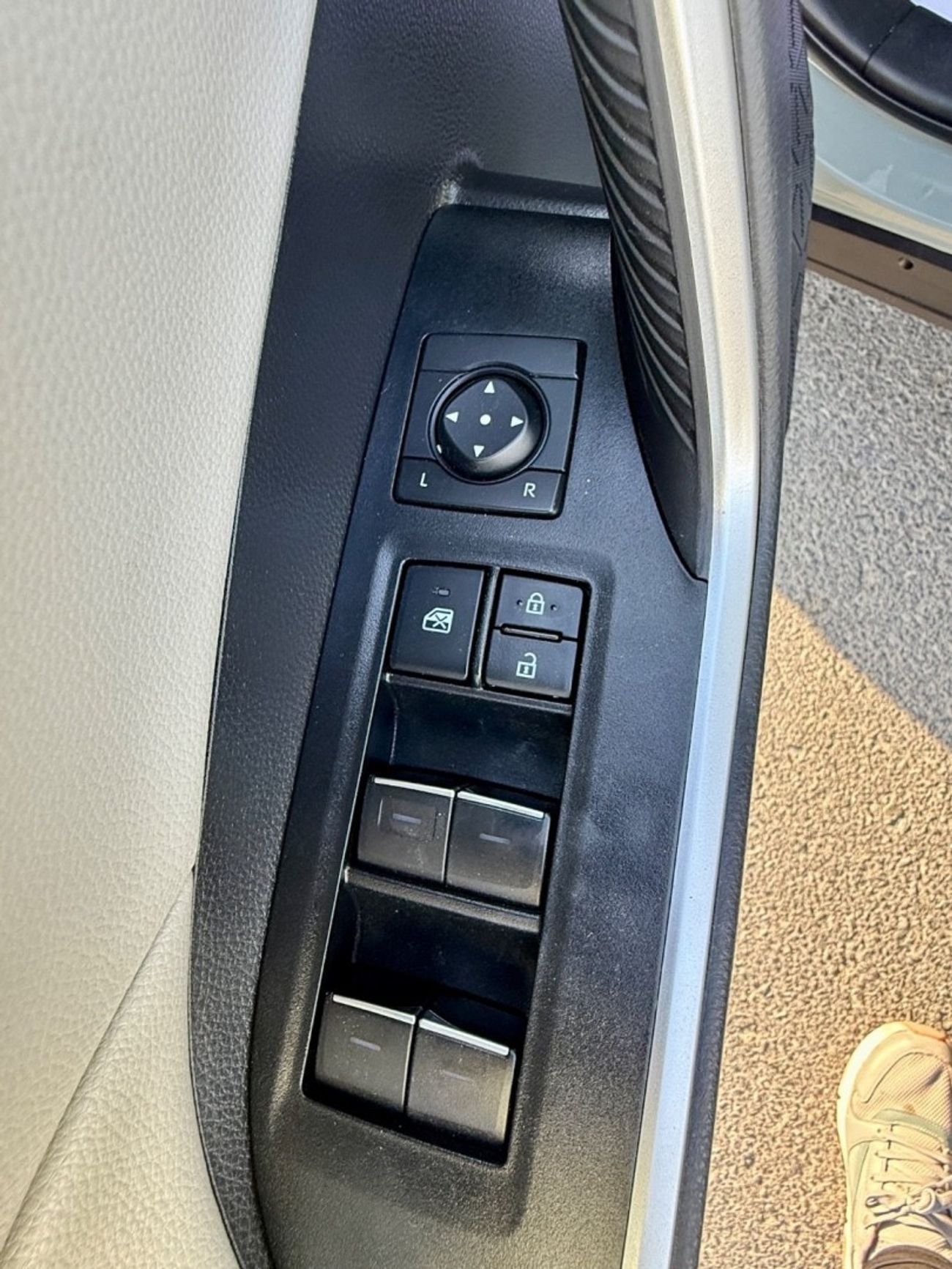 Toyota RAV4 XLE 2.5L