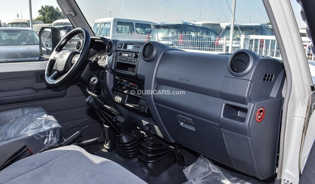 Toyota Land Cruiser 70 LC78 4.0l Manual Petrol 13 Seater 4WD Hublock