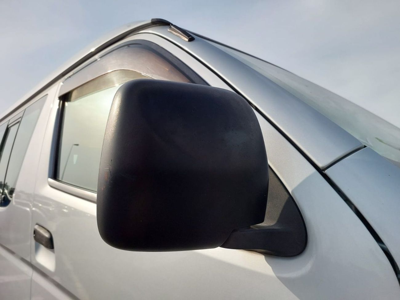 Toyota Hiace TOYOTA HIACE COMMUTER VAN RHD 2011 MODEL 2.7 L PETROL AUTOMATIC(PM24057)