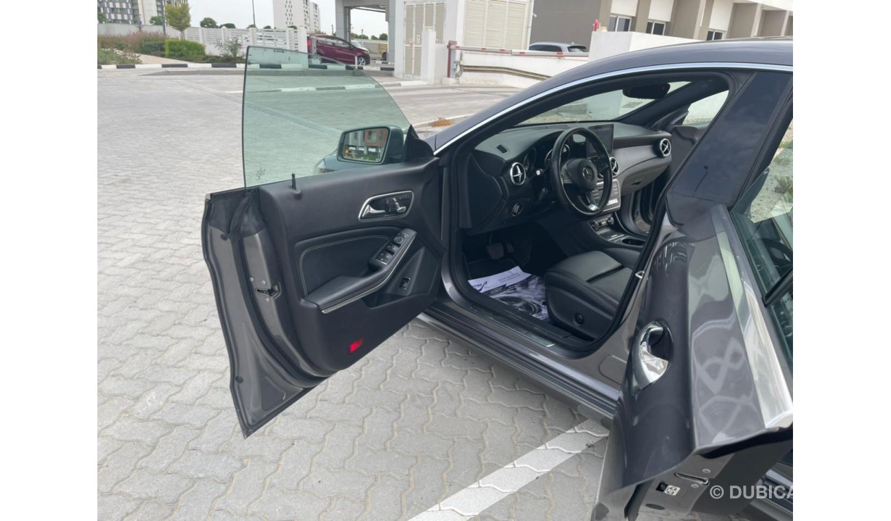 مرسيدس بنز CLA 250 Sedan