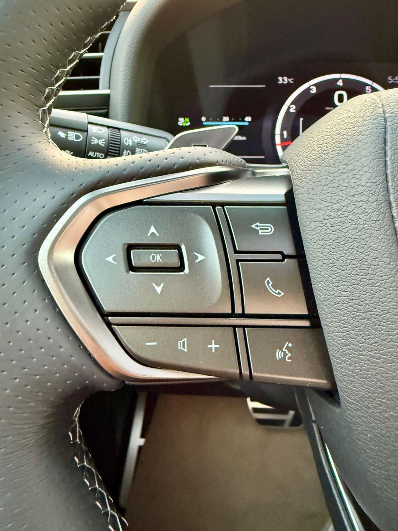 لكزس LX 600 Lexus Lx600 Fsport 3.5L A/T Petrol