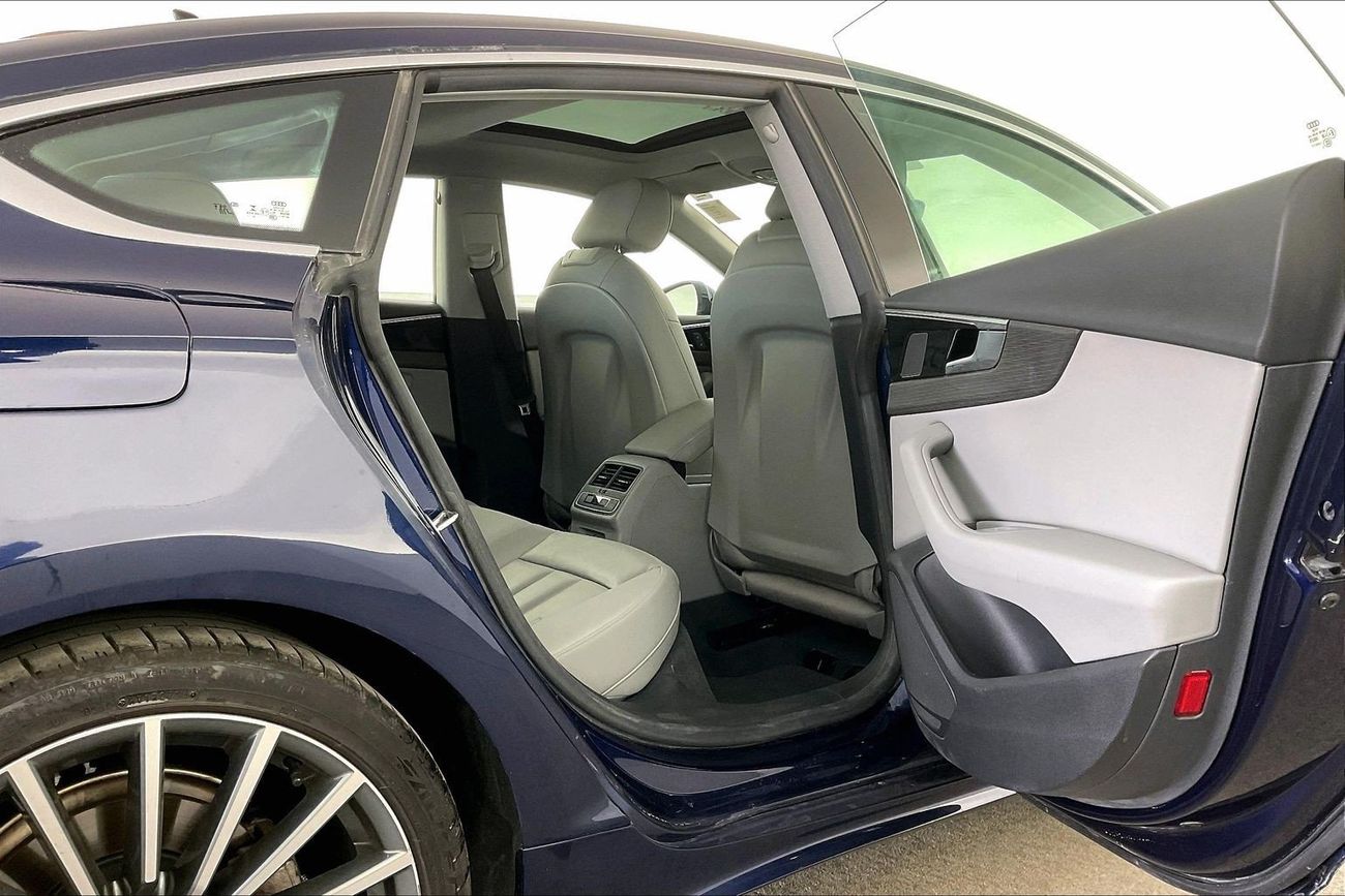 أودي A5 40 TFSI S-Line | National Day Celebration | شامل الضمان | 0 ﺪﻔﻋﺓ ﺃﻮﻟﻯ