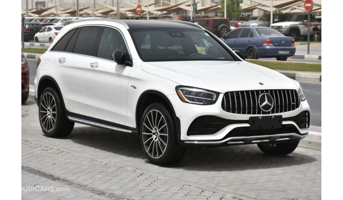 مرسيدس بنز GLC 300 4-MATIC  ( WITH 360 CAMERA ) / CLEAN CAR / WITH WARRANTY