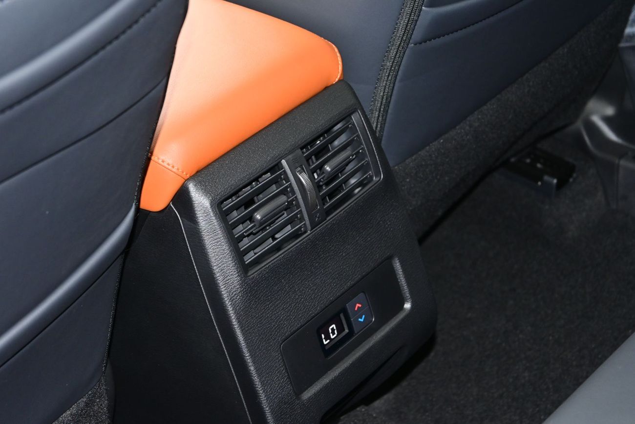 ميتسوبيشي آوتلاندر Mitsubishi Outlander P-Line 2.5L Petrol 4WD, Model 2025, Color Black