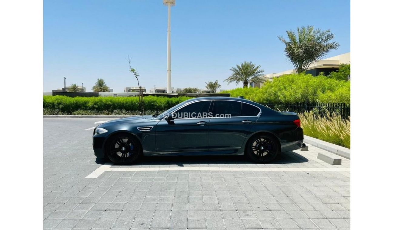 بي أم دبليو M5 || Original Paint || Sunroof || GCC || Immaculate Condition