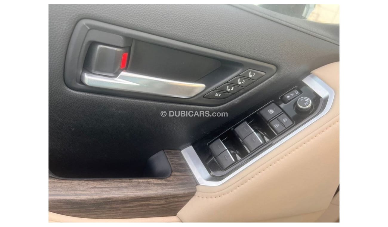 تويوتا لاند كروزر Toyota Land Cruiser VX 2022 Model 3.5L Petrol  White  Color