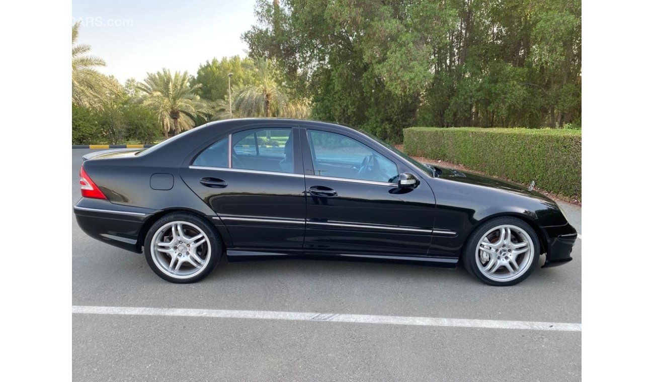 مرسيدس بنز C 55 AMG MERCEDES C 55 AMG 2006 V8  Perfect inside and out