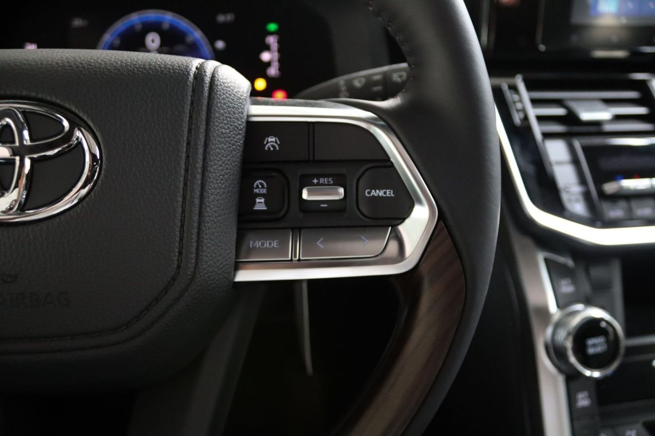 Toyota Land Cruiser 2025 LAND CRUISER 300 4.0 V6 VXE.s RADAR **EXPORT ONLY**التصدير فقط خارج الخليج***