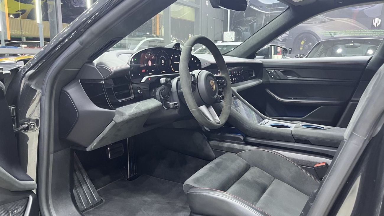 بورش تايكان Porsche Taycan GTS 2022