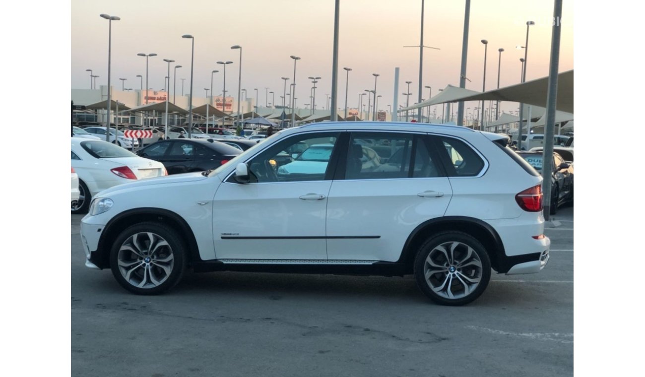 BMW X5 BMW X5 model 2013 GCC car prefect condition full option panoramic roof leather seats back camera bac