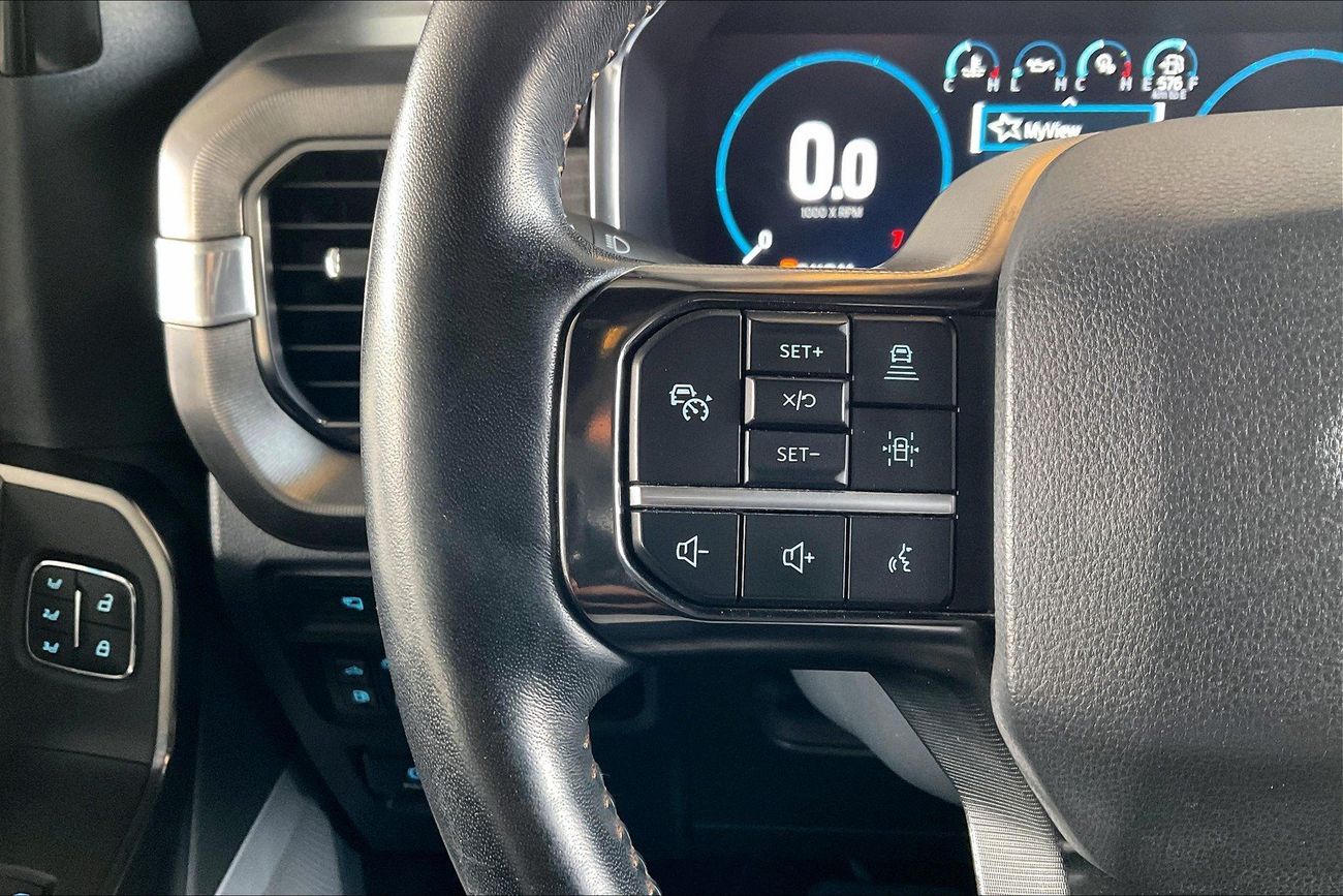 Ford F 150 Platinum FX4 - Super Crew | Guaranteed Warranty | 0 Down Payment