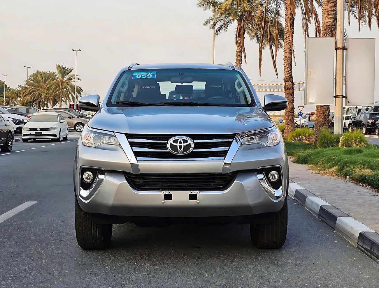 تويوتا فورتونر EXR V4 4WD/ LEATHER SEATS/ DVD/ REAR CAMERA/ LOT# 102396