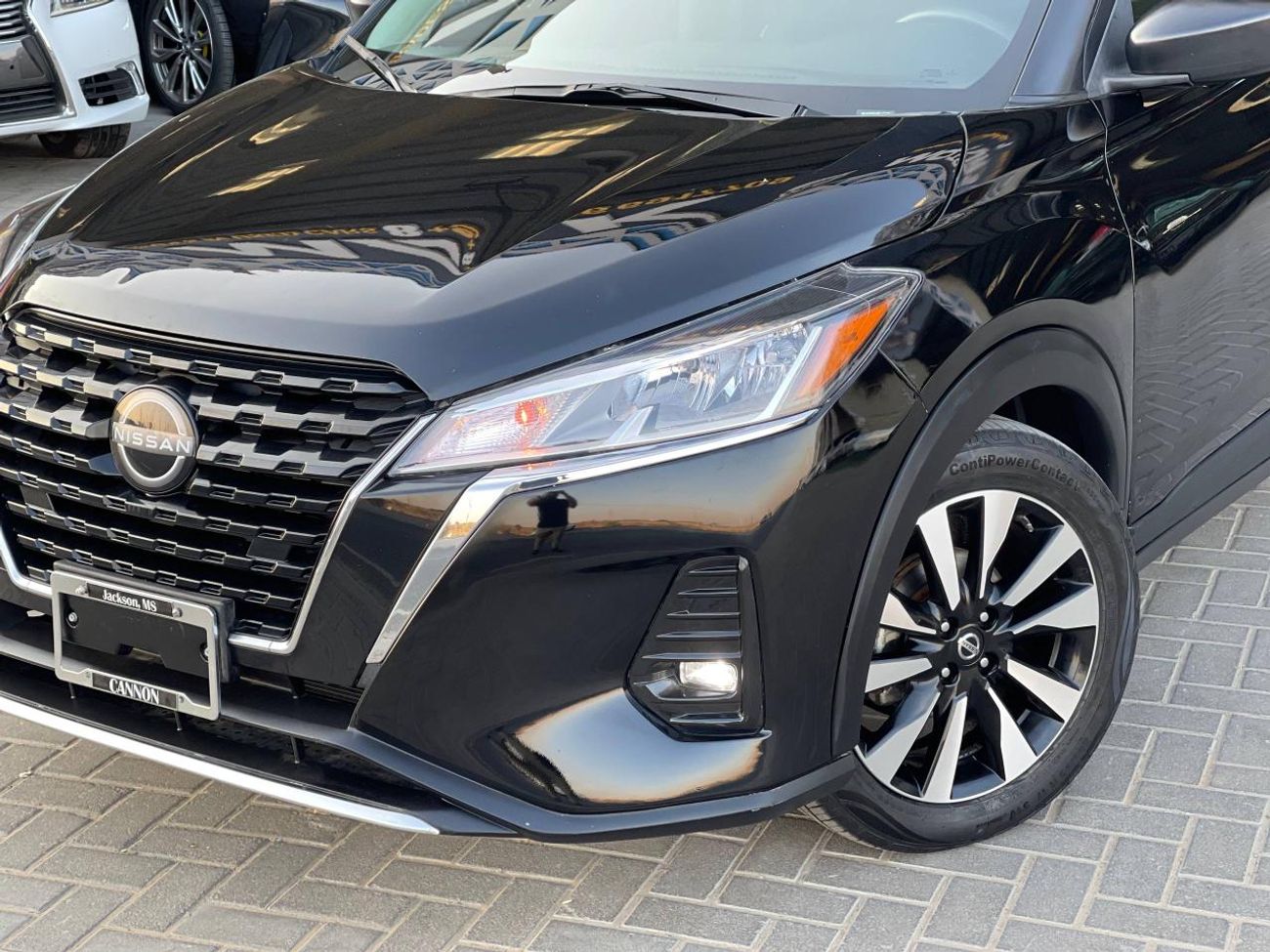 نيسان كيكس SV / 1.6 لتر V4 / رادار / مساعدة على الطريق / جنوط / شاشة كبيرة / في حالة ممتازة