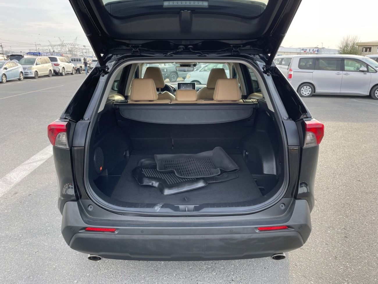 Toyota RAV4 2021 TOYOTA RAV4 XLE PREMIUM HYBRID FULL OPTIONS IMPORTED FROM USA