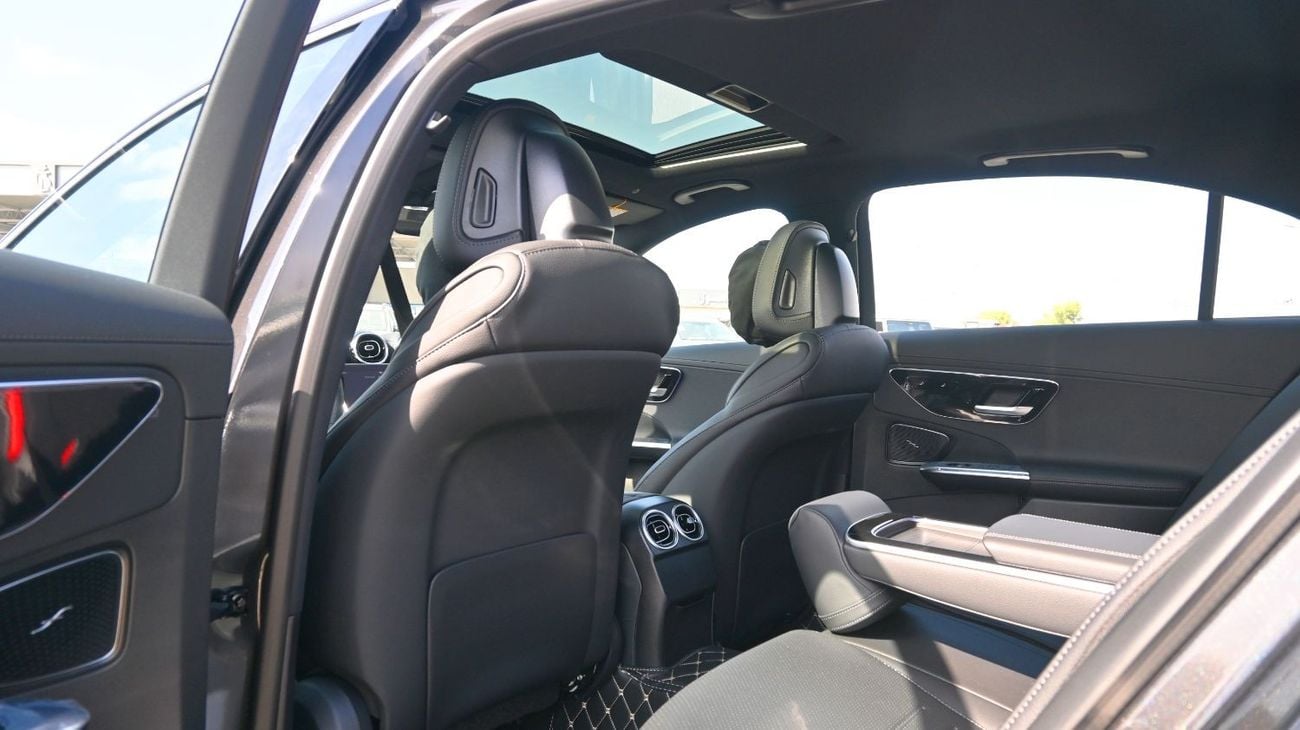 مرسيدس بنز C 200 Mercedes C200 L 2025 1.5L 4 Cylinder 170 hp  4 Doors 5 Seats Grey outside Black inside