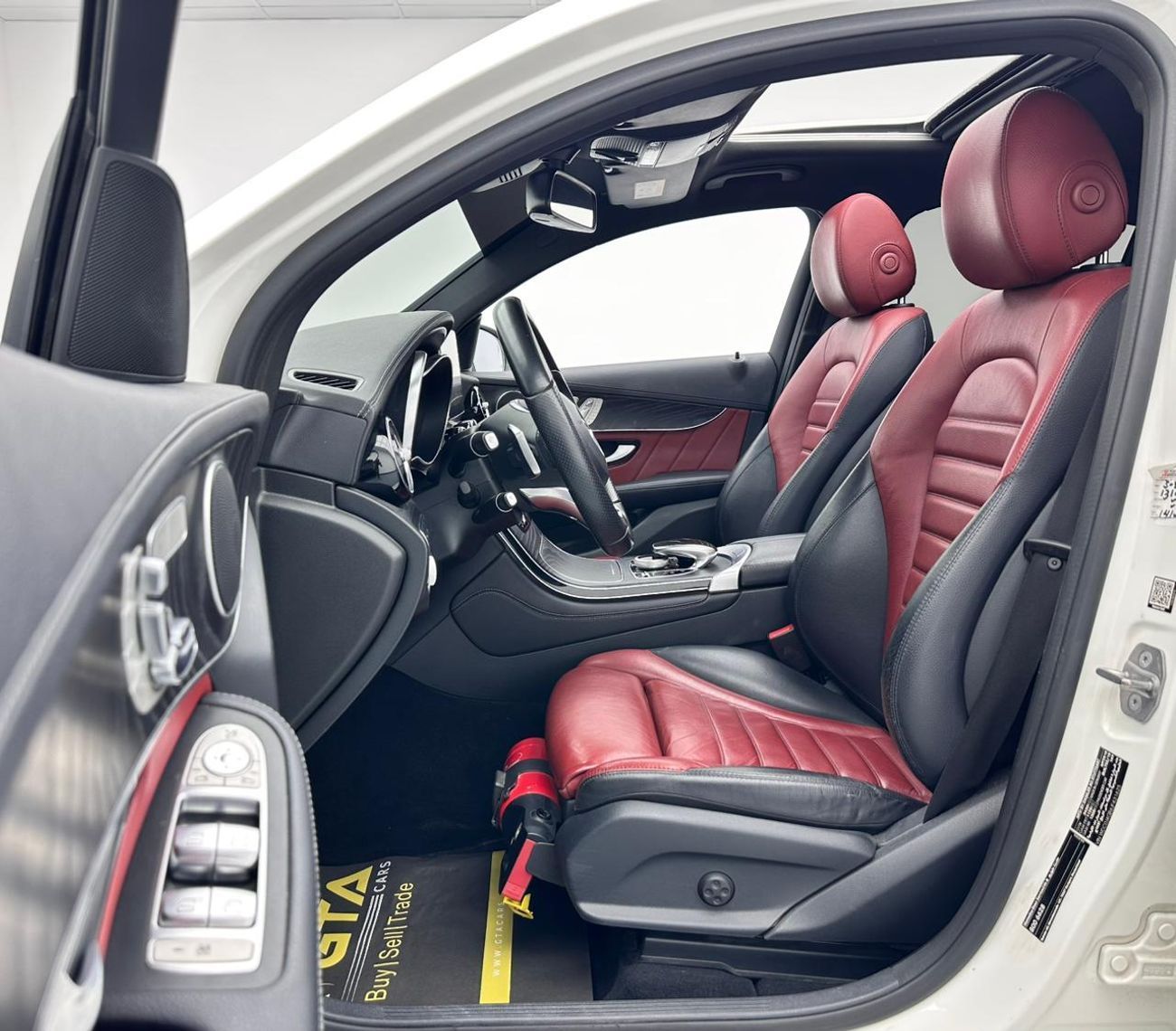 مرسيدس بنز GLC 250 2018 Mercedes-Benz GLC 250 4MATIC Coupe, Full Service History, GCC