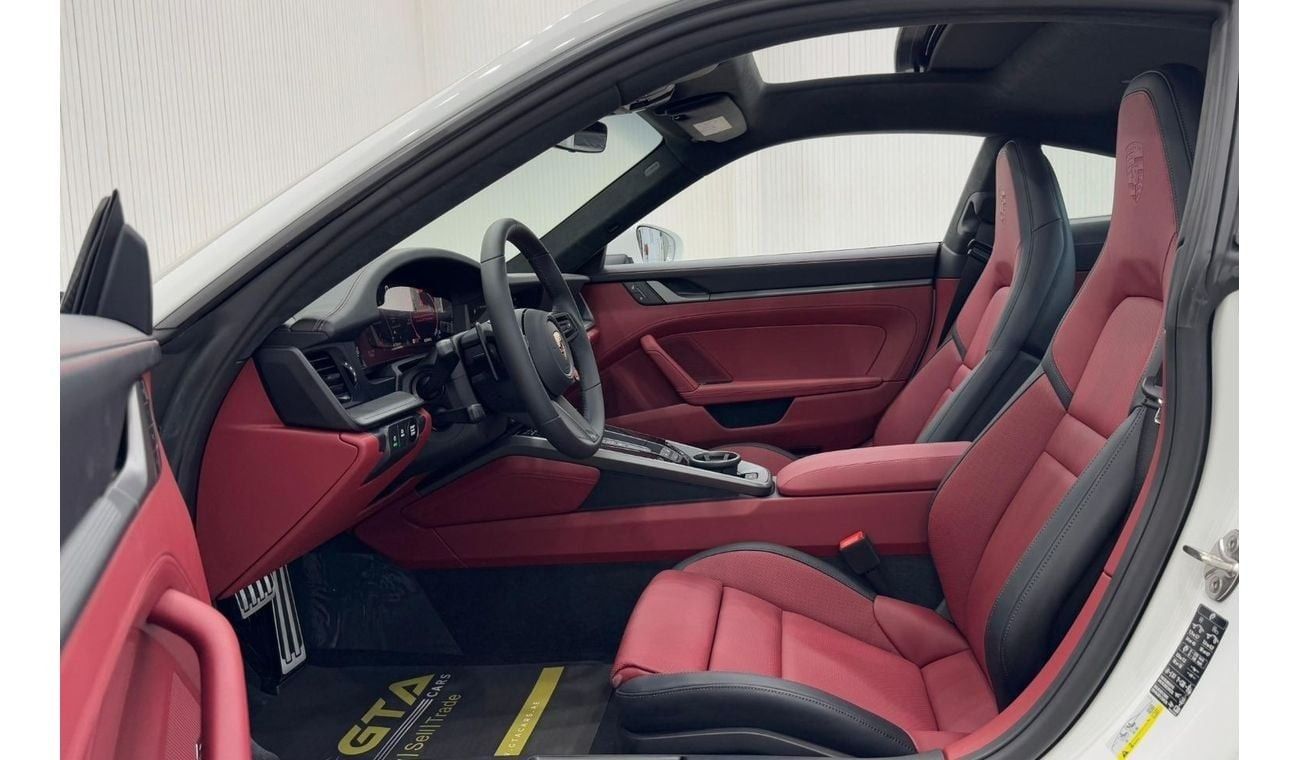 بورش 911 2025 Porsche 911 Carrera 992.2 New Shape With Aerokit, Brand New 0 KM, 2 Years Porsche Warranty, GCC