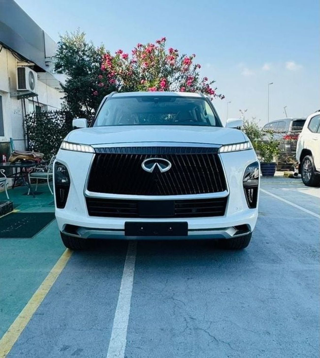 Infiniti QX80 Full option