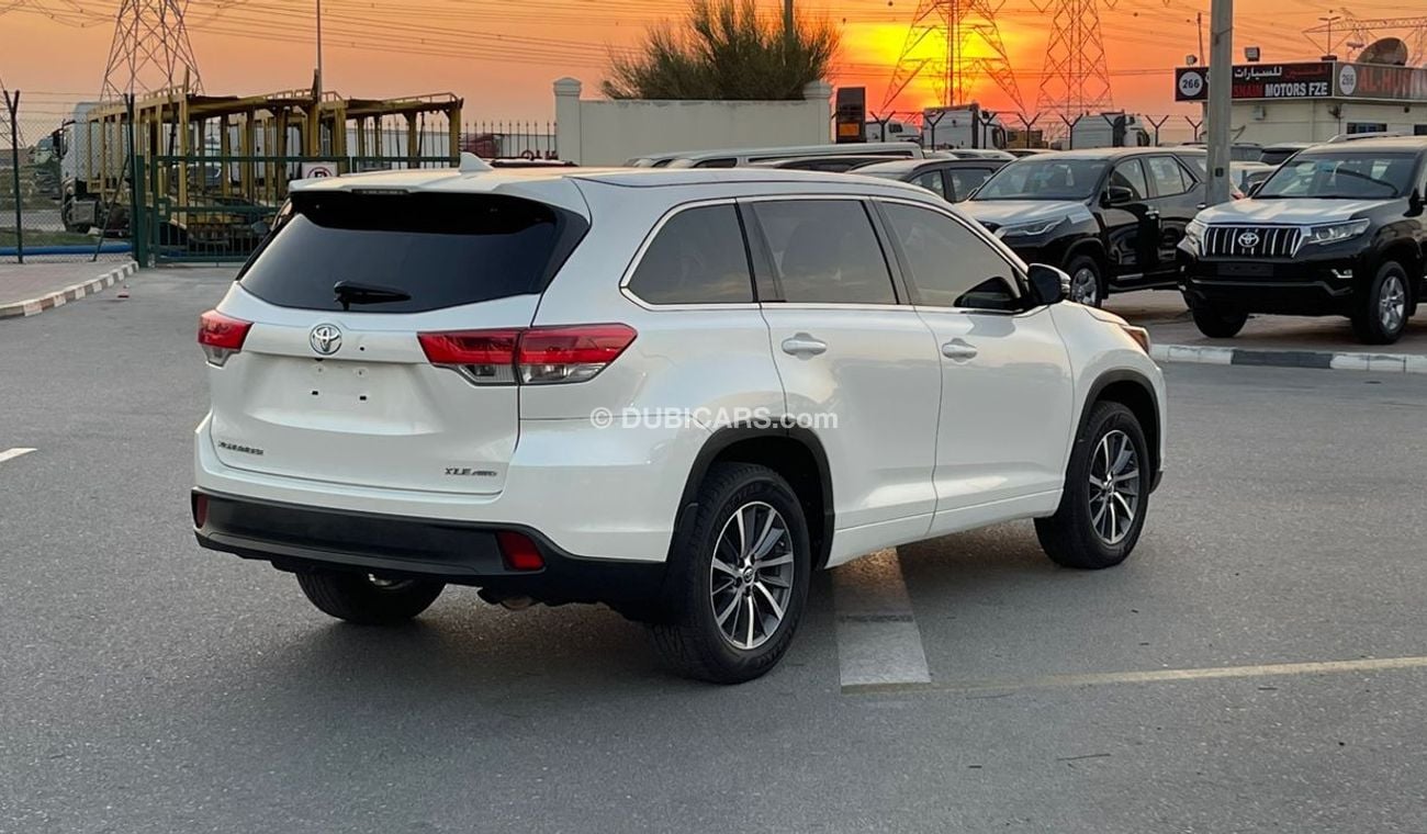 Toyota Highlander 2017 TOYOTA HIGHLANDER  full options XLE 4x4 IMPORTED FROM USA VERY CLEAN CAR INSIDE AND OUT SIDE FO