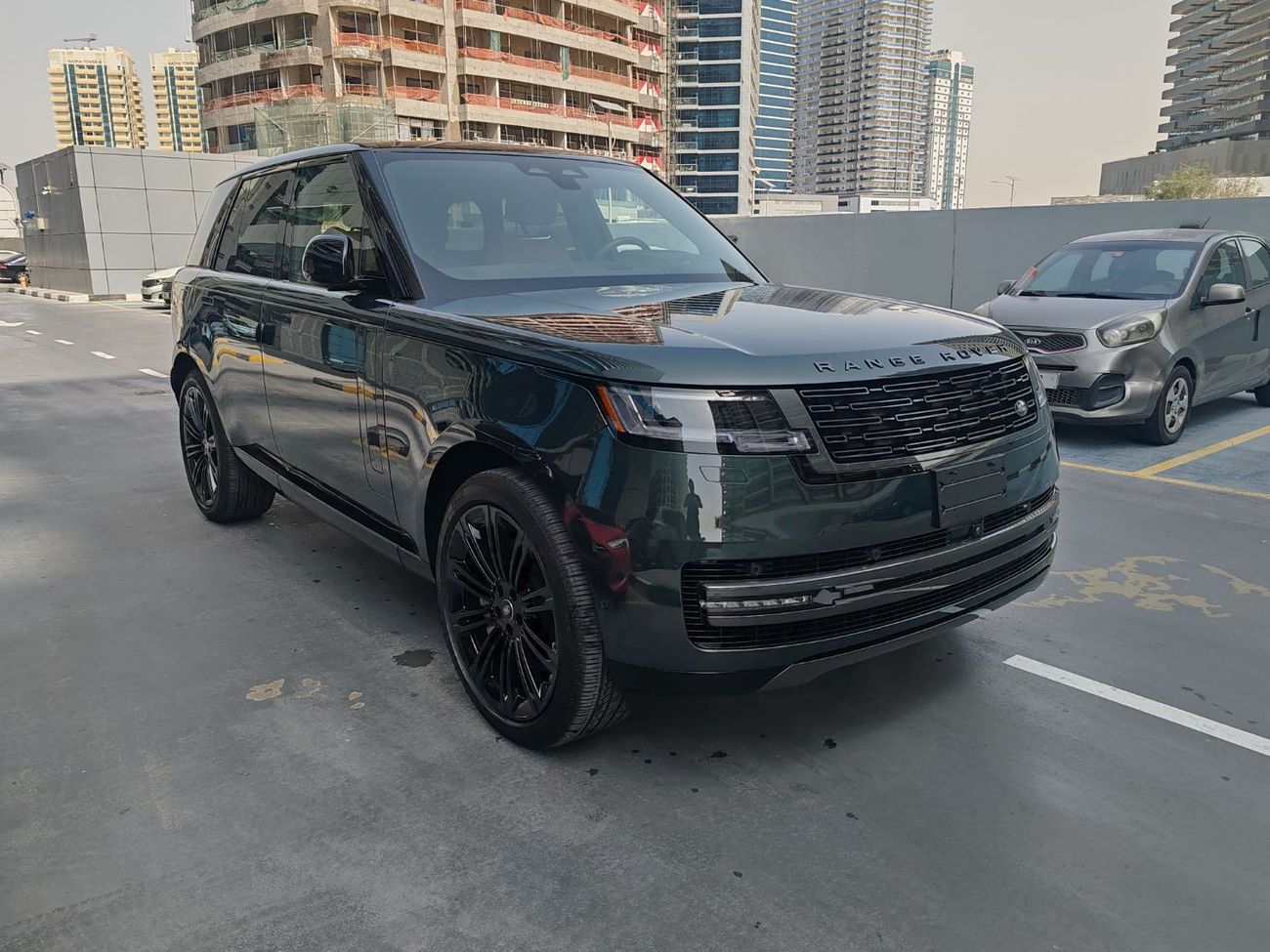 Land Rover Range Rover LWB HSE P530 4.4L