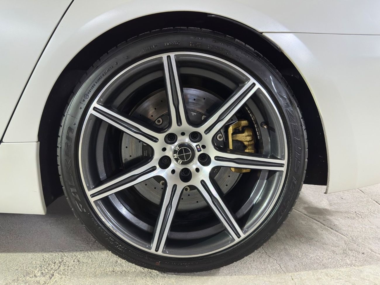 BMW M6 2016 4.4L | ONE OF ONE M6 | COMPETITION PACKAGE | CARBON CERAMIC BRAKES | FULLY LOADED