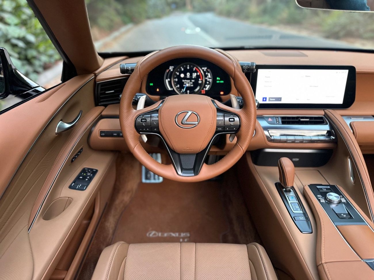 لكزس LC500 كابريوليه Titanium  5.0L