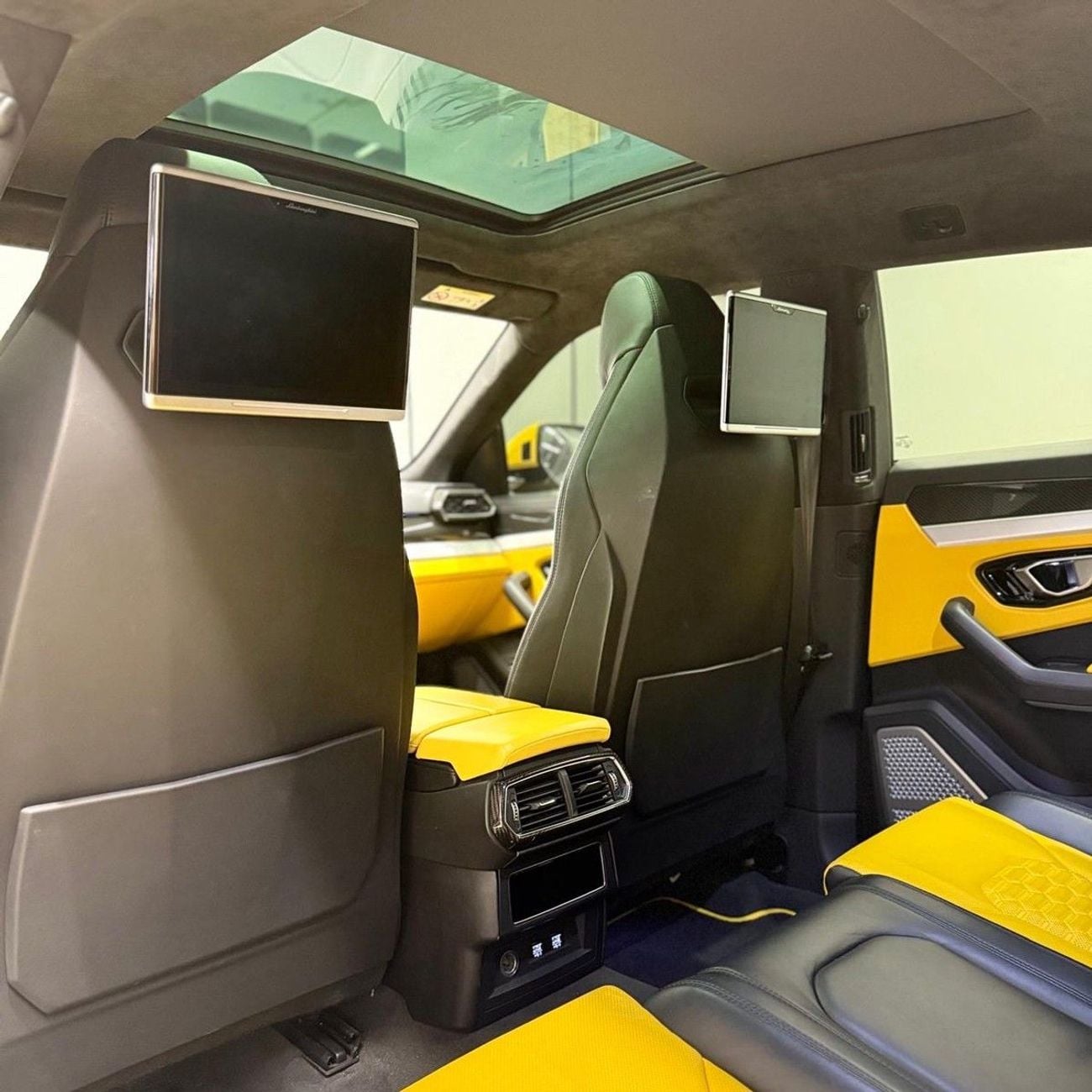 Lamborghini Urus STD Lamborghini Urus 2021 European specs