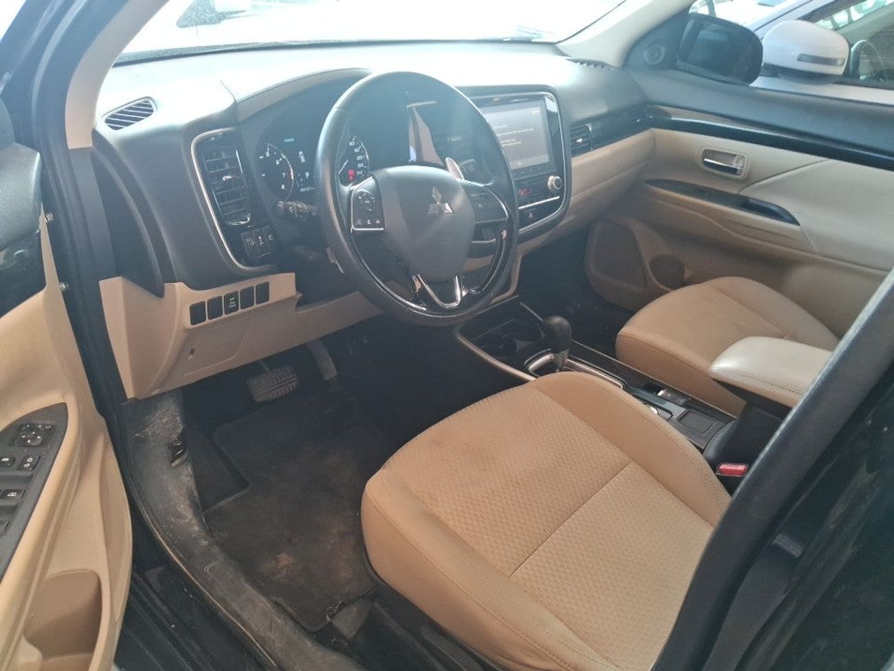 ميتسوبيشي آوتلاندر GLX MID 2.4 | بدون دفعة مقدمة | اختبار القيادة في المنزل