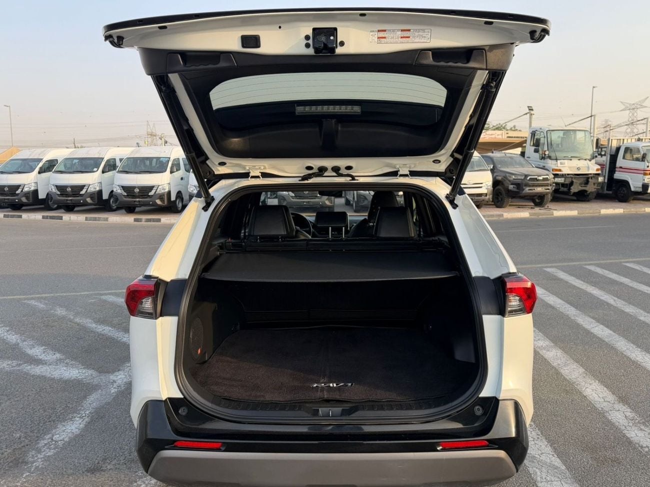 تويوتا راف ٤ 2019 TOYOTA RAV4 XSE Hybrid 4x4 2.5L