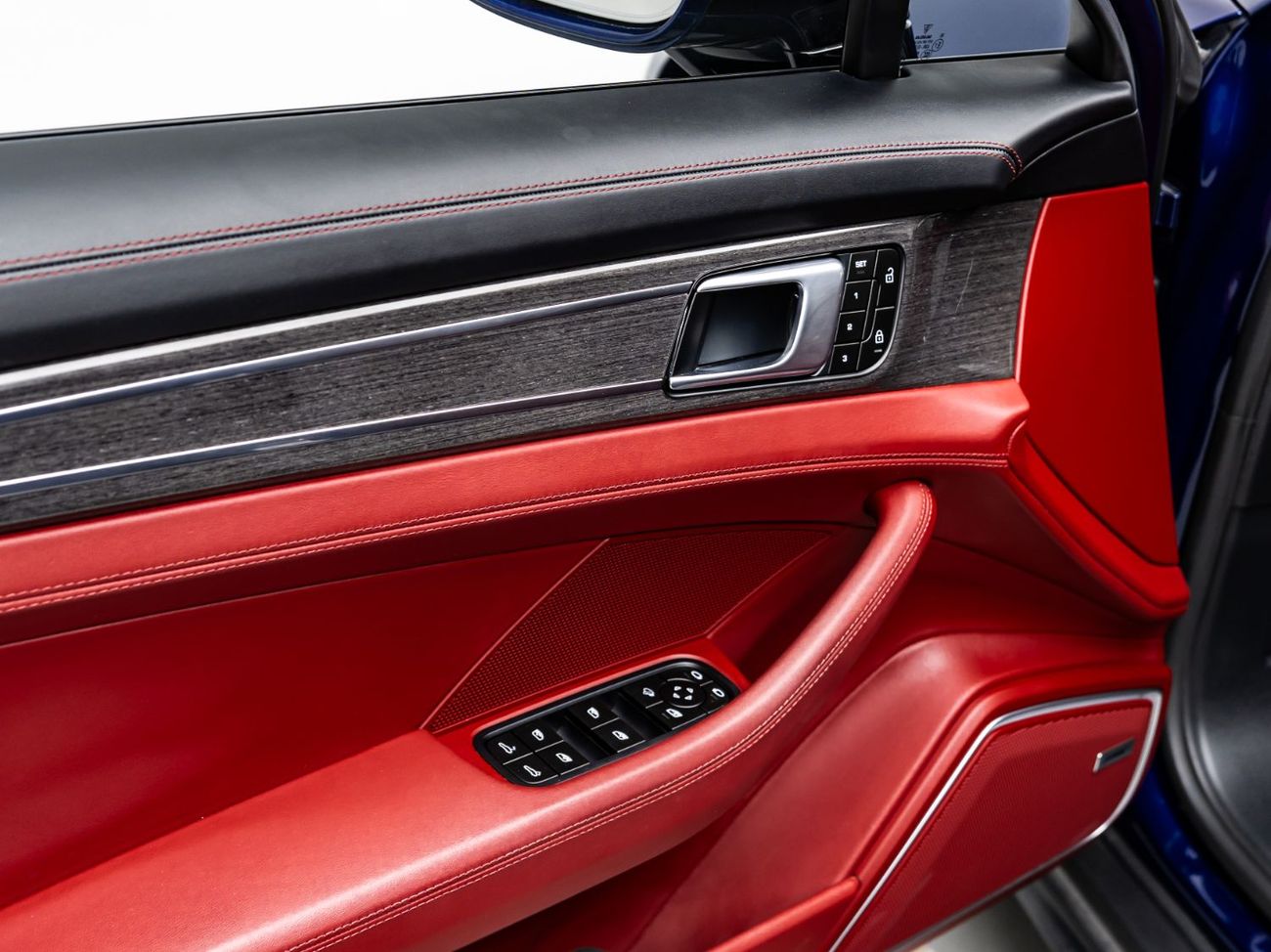 Porsche Panamera 4 3.0L 2023 Porsche Panamera, 2.9TC V6 RWD, 325bhp, 8 Speed PDK Automatic