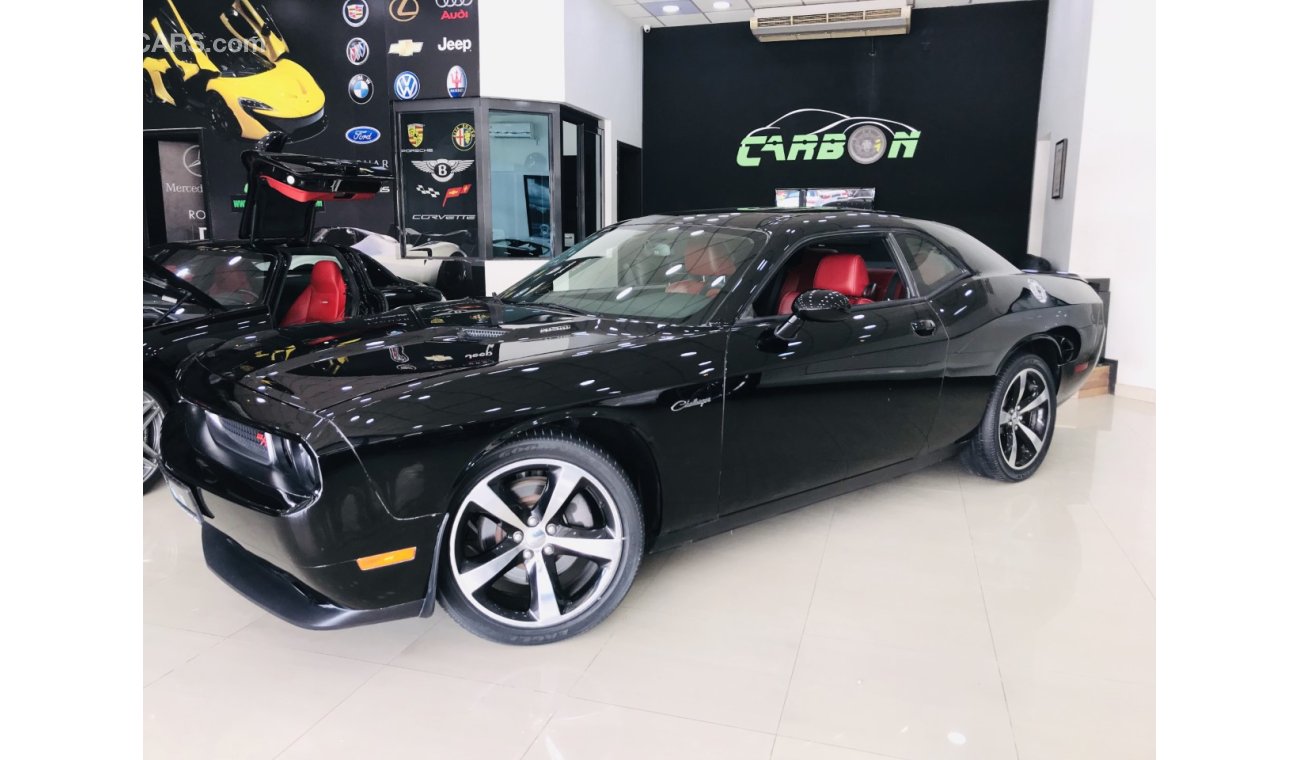 Dodge Challenger 5.7L HEMI R/T - 2014 - ONE YEAR WARRANTY - ( 900 AED PER MONTH )