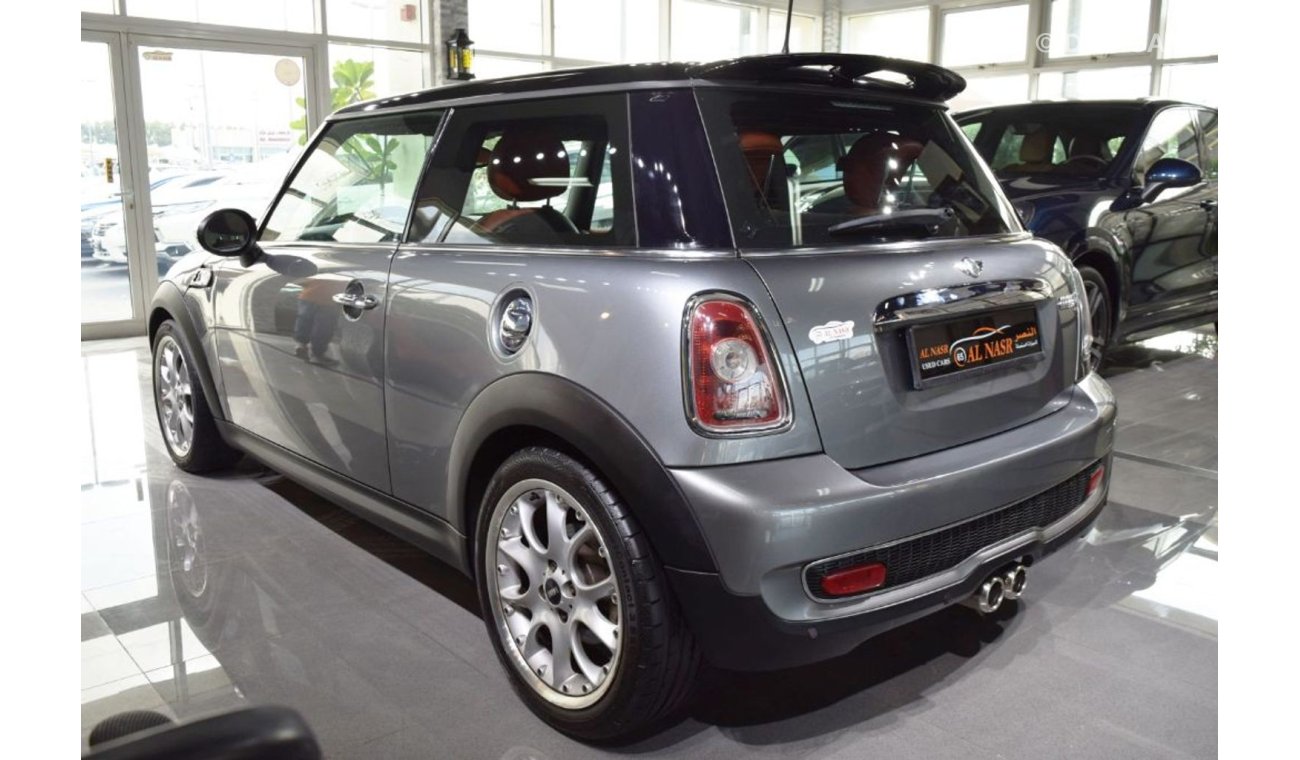 Mini Cooper S Exterior: Blue Interior: Black Kilometer: 55000 Model Year: 2010  Specification: