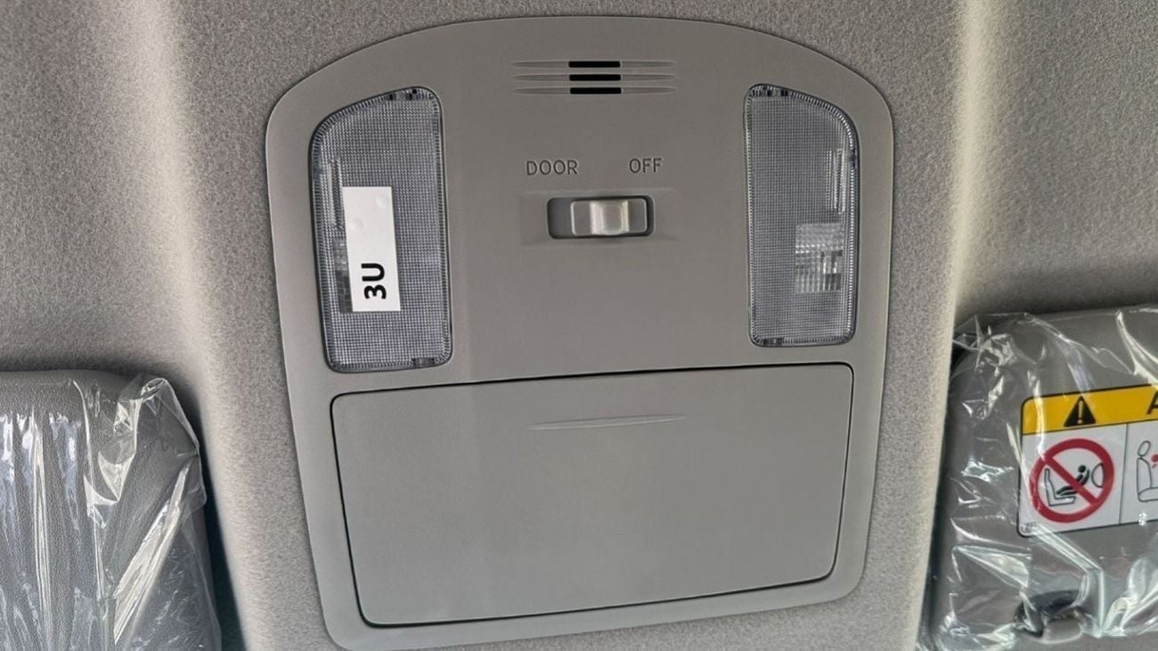 تويوتا هيلوكس 2.7L V4  4*4 Automatic • Black Rims & Red Interior