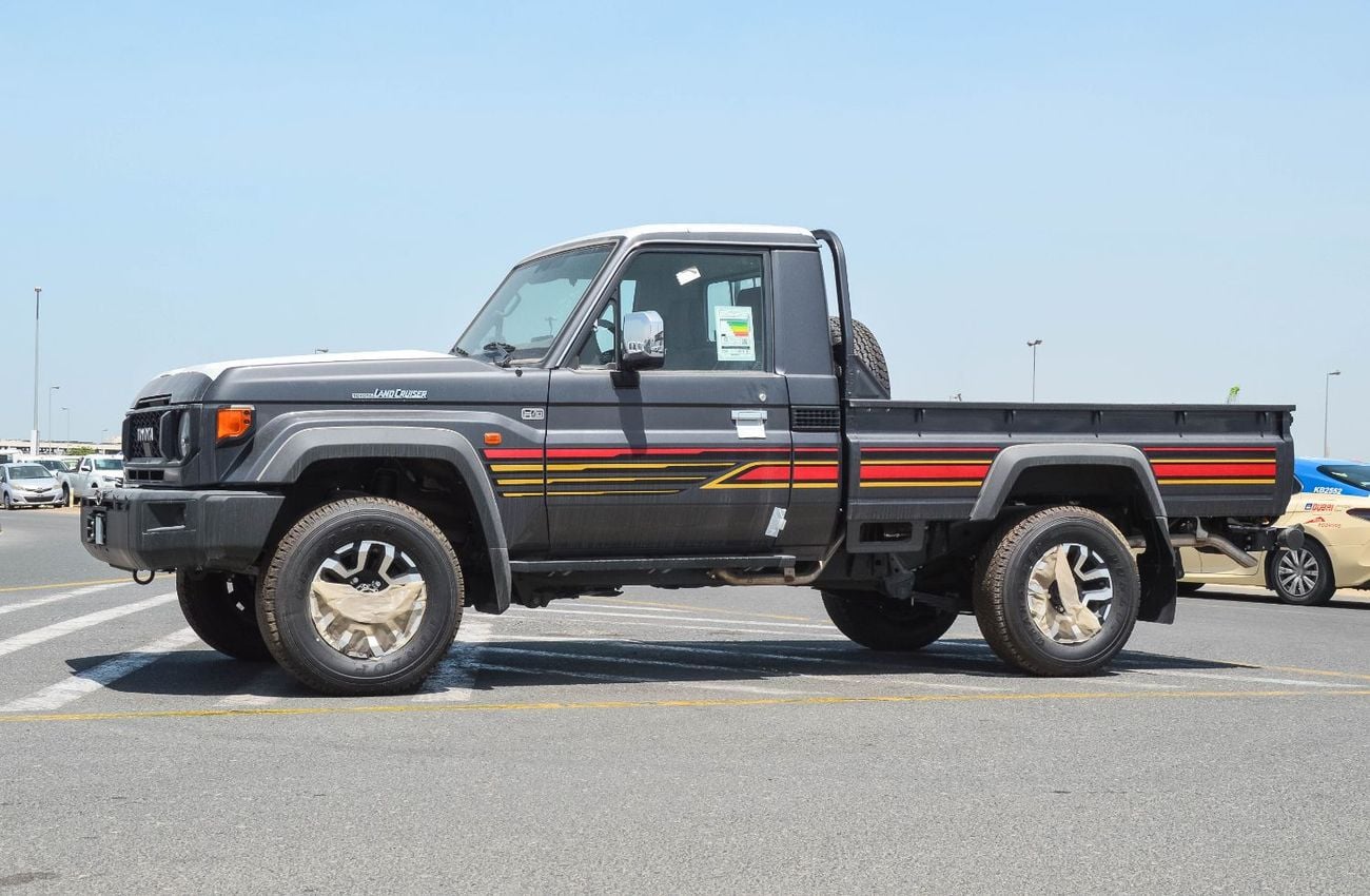 تويوتا لاند كروزر بيك آب TOYOTA LAND CURISER 79 4.0L 4WD PETROL SC PICKUP 2025