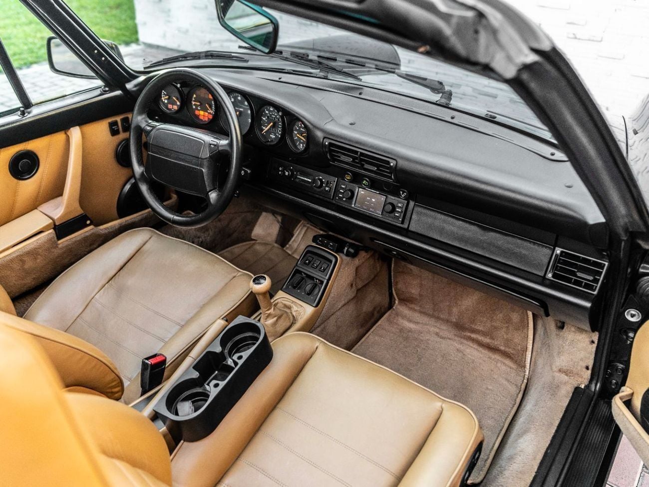 Porsche 911 CARRERA