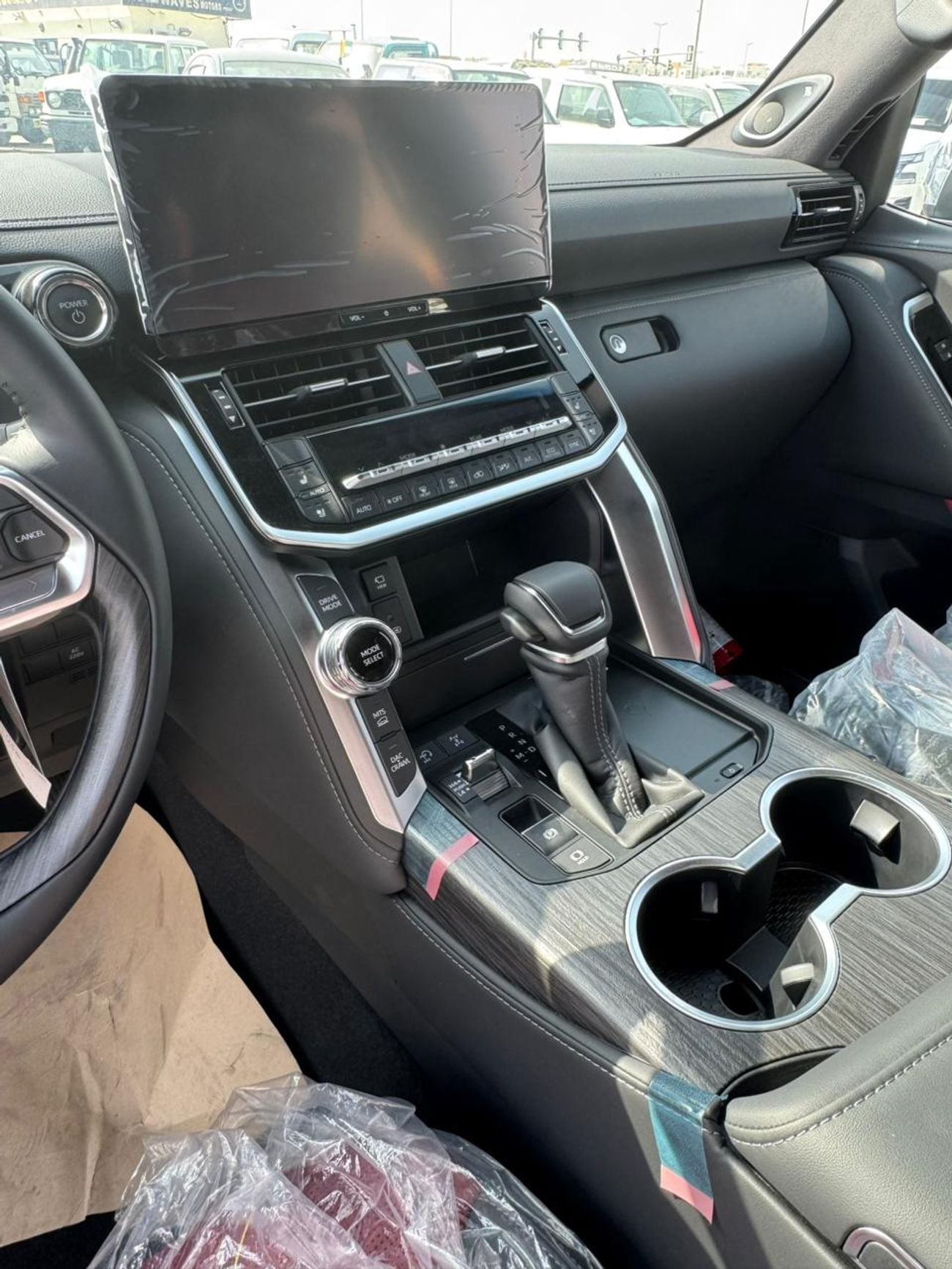 Toyota Land Cruiser VXR 3.5L HYBRID GCC