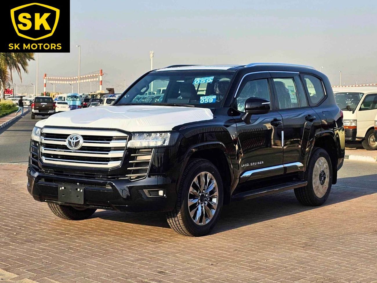 Toyota Land Cruiser GXR 3.5L Twin Turbo / High Option / Leather Power Seats (CODE # LC35GXRM)